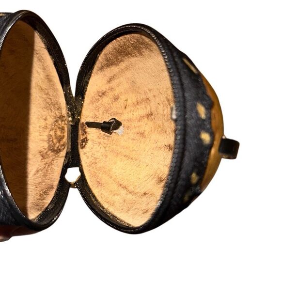 Authentic coconut zippered purse from Jamaica - Picture 2 of 5